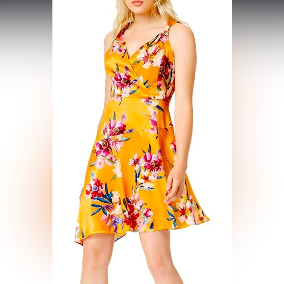 EUC Bar III Womens Asymmetrical Fit & Flare Dress - size 0 - Picture 2 of 7